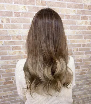 ロング 美髪ヘア 🤍erikaのヘアスタイル