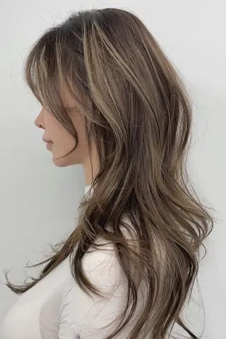 セミロング カラー NERO 松井 隆人のヘアスタイル