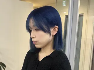 ミディアム カラー りおん/オタク/ 推しカラーのヘアスタイル