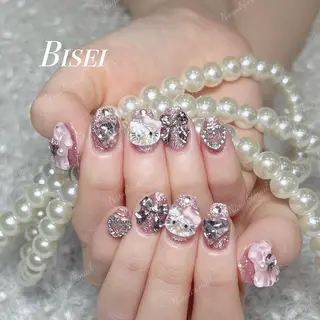 ネイル 🦋 Queenieのネイルデザイン