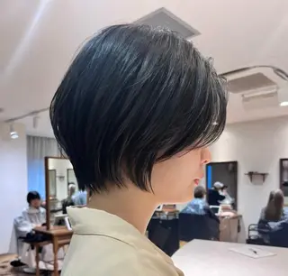 ショート カラー 《髪質改善✖️レイヤ ー🩶》ナオヤのヘアスタイル