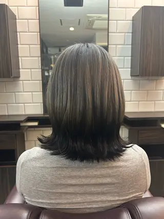 カラー 岡田 七海のヘアスタイル