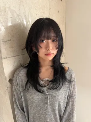 セミロング カラー MIES amane(アマネ)のヘアスタイル