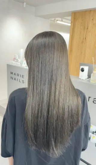 ロング カラー 蓮 華のヘアスタイル