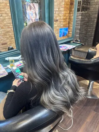 ロング mana 💟ダブルカラー💟のヘアスタイル