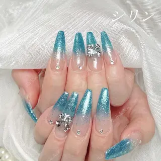 ネイル 🦋 Queenieのネイルデザイン