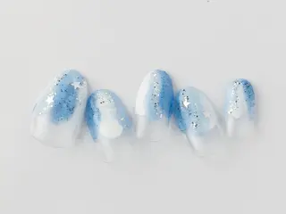 ショート Tiary🤍 Sachikaのネイルデザイン
