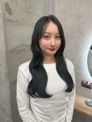 ロング 秋山 七海のヘアスタイル