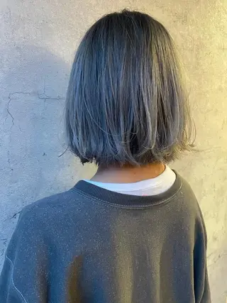 ミディアム カラー 平川 友希子のヘアスタイル