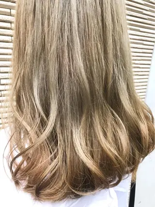 ロング カラー ご新規様限定 透明感カラーKANAのヘアスタイル