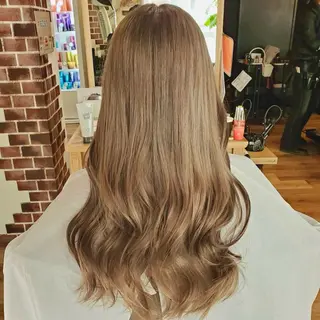 ロング ブリーチ・カットモデ ル募集中🫧高口小春のヘアスタイル
