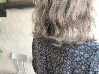 ミディアム カラー 顔周りレイヤーカット ブリーチminamiのヘアスタイル