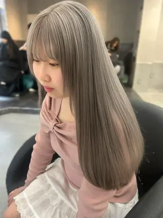 ロング moe🎀 透明感カラーのヘアスタイル