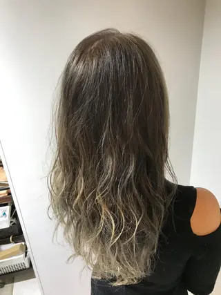 ロング カラー ブリーチ特化 梅田本多翔のヘアスタイル