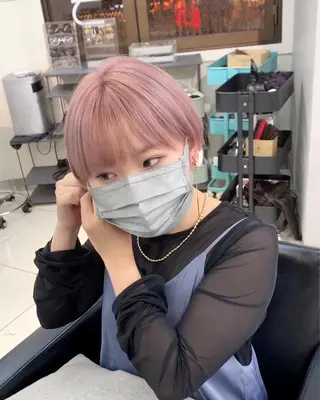 ショート カラー タカハシ ショウタのヘアスタイル