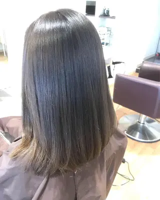 セミロング カラー 石丸 智英のヘアスタイル