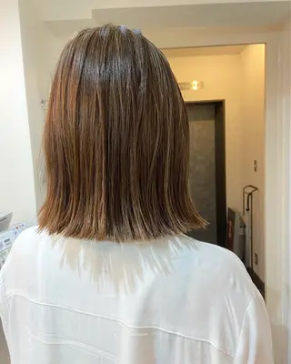ミディアム カラー SALTWATER AYARIのヘアスタイル