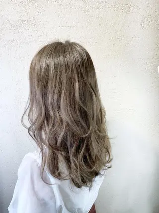セミロング 新宿メンズパーマ特化 メンズバレイヤージュのヘアスタイル