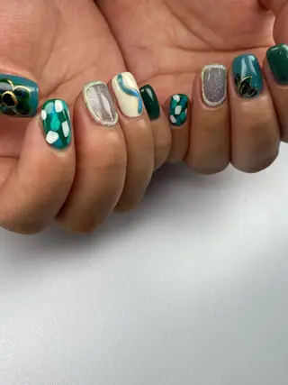 ネイル MIKA 🍊のネイルデザイン