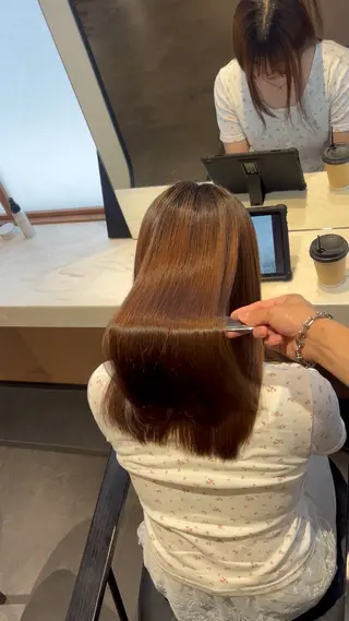 ミディアム ボブ ×縮毛矯正きりのヘアスタイル
