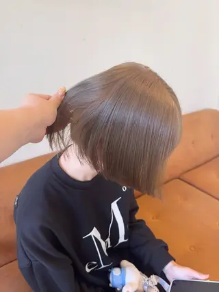 ショート 🦋ブリーチなしダブ ルカラー🌈MEGUのヘアスタイル