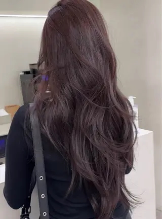 ロング カラー 韓国𝐡𝐚𝐢𝐫 𝐌𝐢𝐤𝐮🤍のヘアスタイル