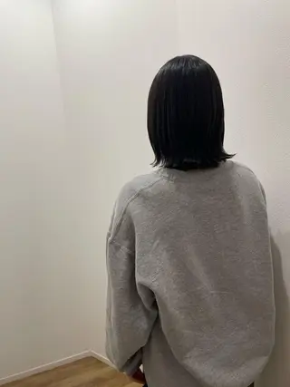 ミディアム 山本 愛永のヘアスタイル