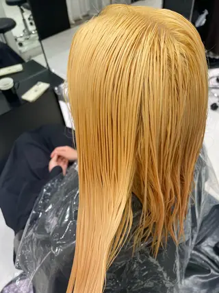 ミディアム カラー 🫧ハイトーン✨格安 より質💐マンツーマのヘアスタイル