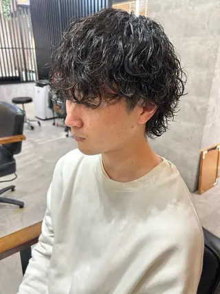 ミディアム パーマ メンズ 勝毛 広貴のヘアスタイル