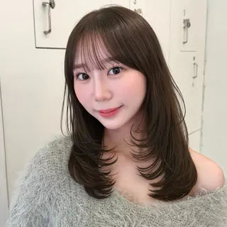 ミディアム mei / レイヤー 顔まわり 🤍のヘアスタイル