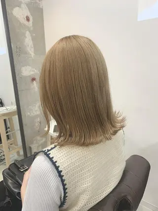 ミディアム カラー 眞名子 瑞紀のヘアスタイル