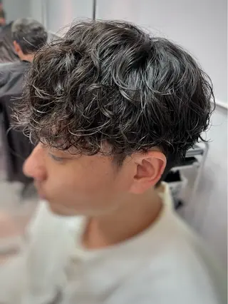 ミディアム パーマ メンズ メンズパーマ 橋本貴志ブリーチのヘアスタイル