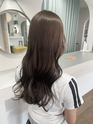 ロング lutz／ MIONのヘアスタイル