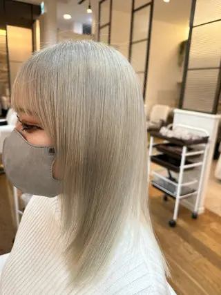 セミロング カラー テクニカルディレクタ ー葛西凌大のヘアスタイル