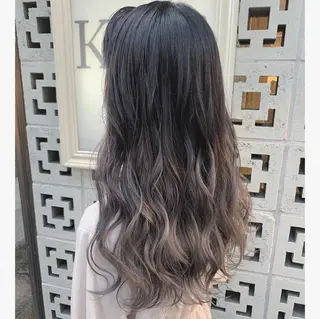 ロング ミルクティーベージュ ブリーチ 店長 清水のヘアスタイル