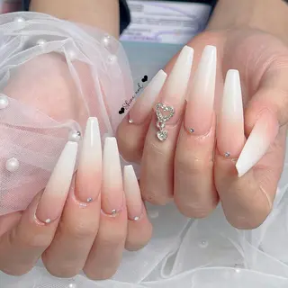 ネイル サイナネイル🎀 長さ出し専門店のネイルデザイン