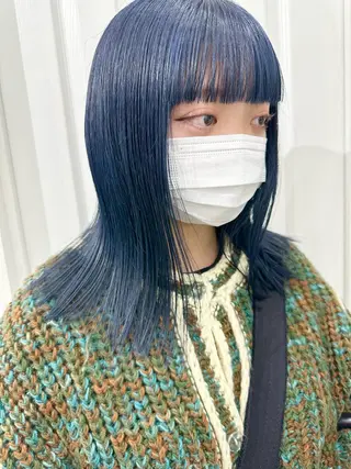 ミディアム カラー kai .のヘアスタイル