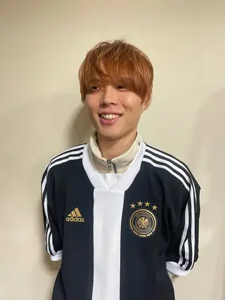 カラー メンズ 浅岡 昭汰のヘアスタイル