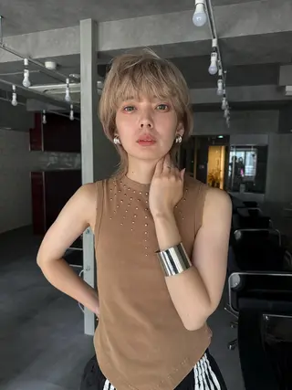 ミディアム 海外レイヤー/ ブロンドKazuhaのヘアスタイル