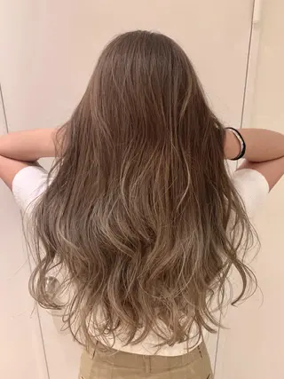 セミロング 渋谷ハイトーン/ デザインカラー阿部のヘアスタイル