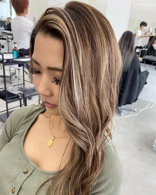 ロング カラー ブリーチ 透明感HIDEのヘアスタイル