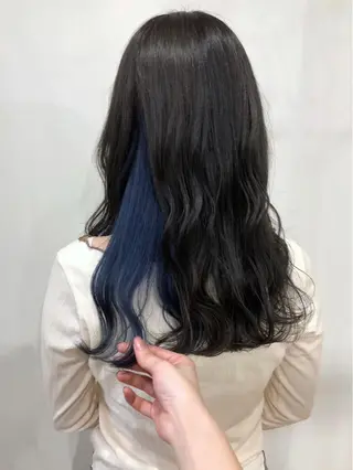 カラー white.梅田 デザインカラー🦄のヘアスタイル