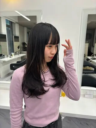 ロング カラー 抜け感レイヤー︴ ニュアンスカラーのヘアスタイル
