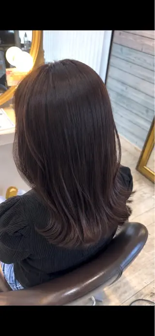 ミディアム 横田 芳のヘアスタイル