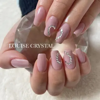 ネイル LOUISE CRYSTALのネイルデザイン
