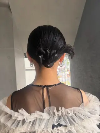 ミディアム ヘアアレンジ ミルクティーベージュ ブリーチ🖤サヤカのヘアスタイル