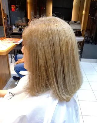ミディアム カラー 脱白髪染め美容師 竹内涼乃のヘアスタイル