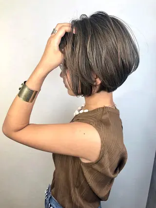 ショート カラー _WHITE上本町 上本町店のヘアスタイル