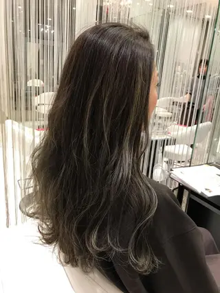 カラー 茂木 絵梨子のヘアスタイル