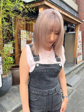 ミディアム カラー 顔周りレイヤーカット ブリーチminamiのヘアスタイル